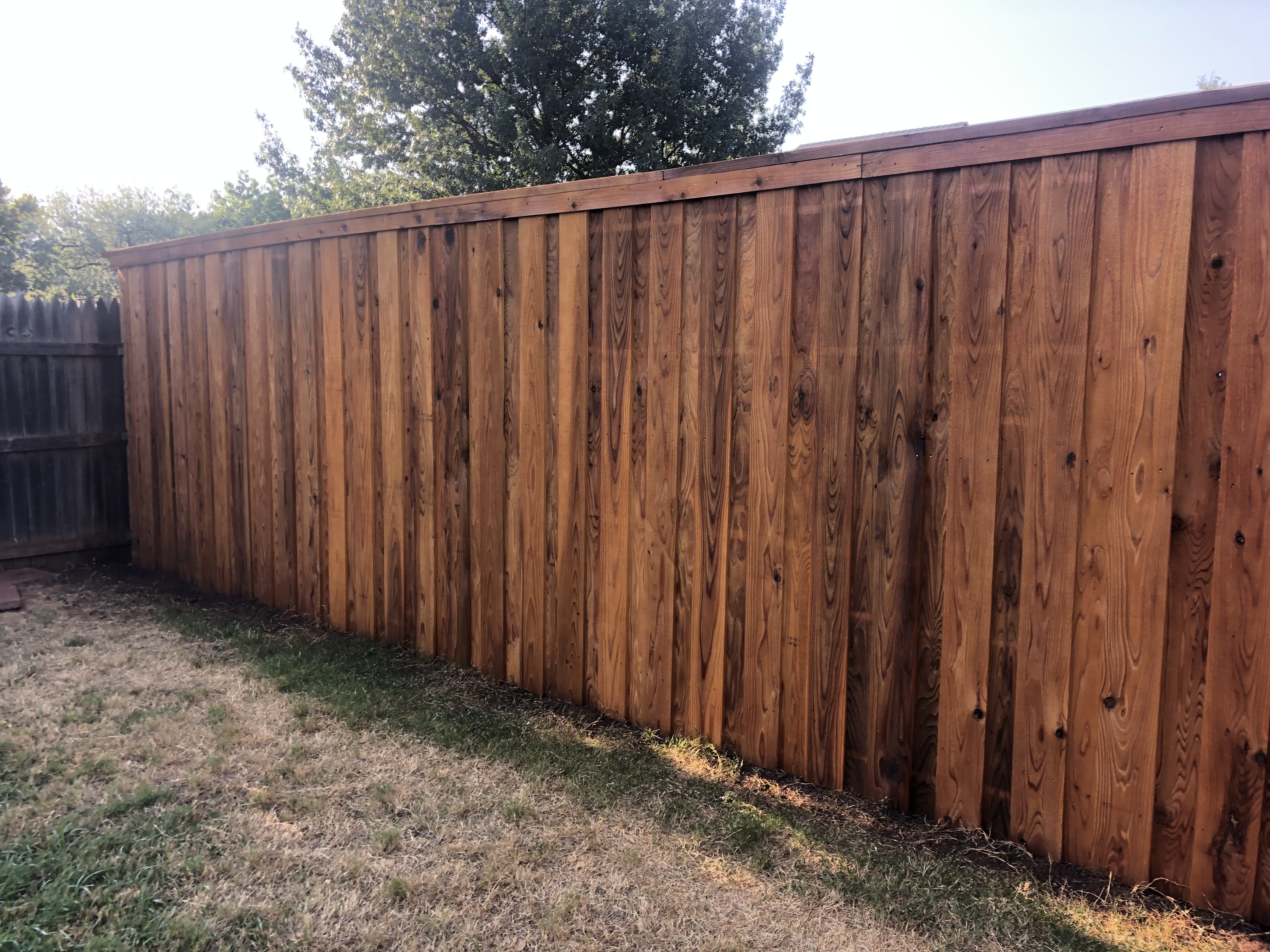 7-ft privacy fence w/ crown cap